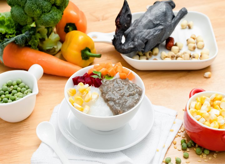 Hướng dẫn cách nấu cháo gà ác cho bé ăn dặm thơm ngon và bổ dưỡng