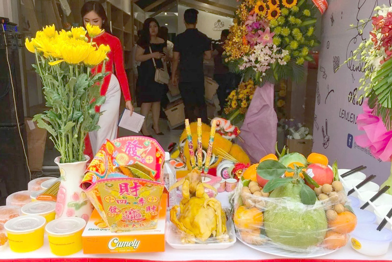 Khai trương cúng hoa gì để tránh phạm điều kiêng kỵ?