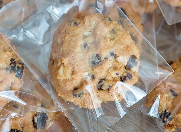 Màng polyester có độc hại không khi tiếp xúc trực tiếp với thực phẩm