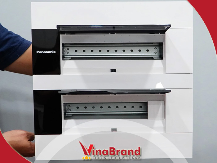 So sánh tủ điện âm tường Sino vs Panasonic loại nào tốt hơn?