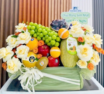 Nên chọn giỏ trái cây nhập khẩu có sẵn hay đặt theo yêu cầu? - Thương hiệu Việt Nam