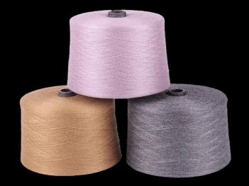 Ưu điểm và ứng dụng phổ biến của sợi polyester Oxford là gì?