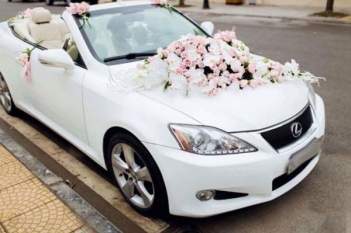 11 kiểu trang trí xe hoa cưới không đụng hàng